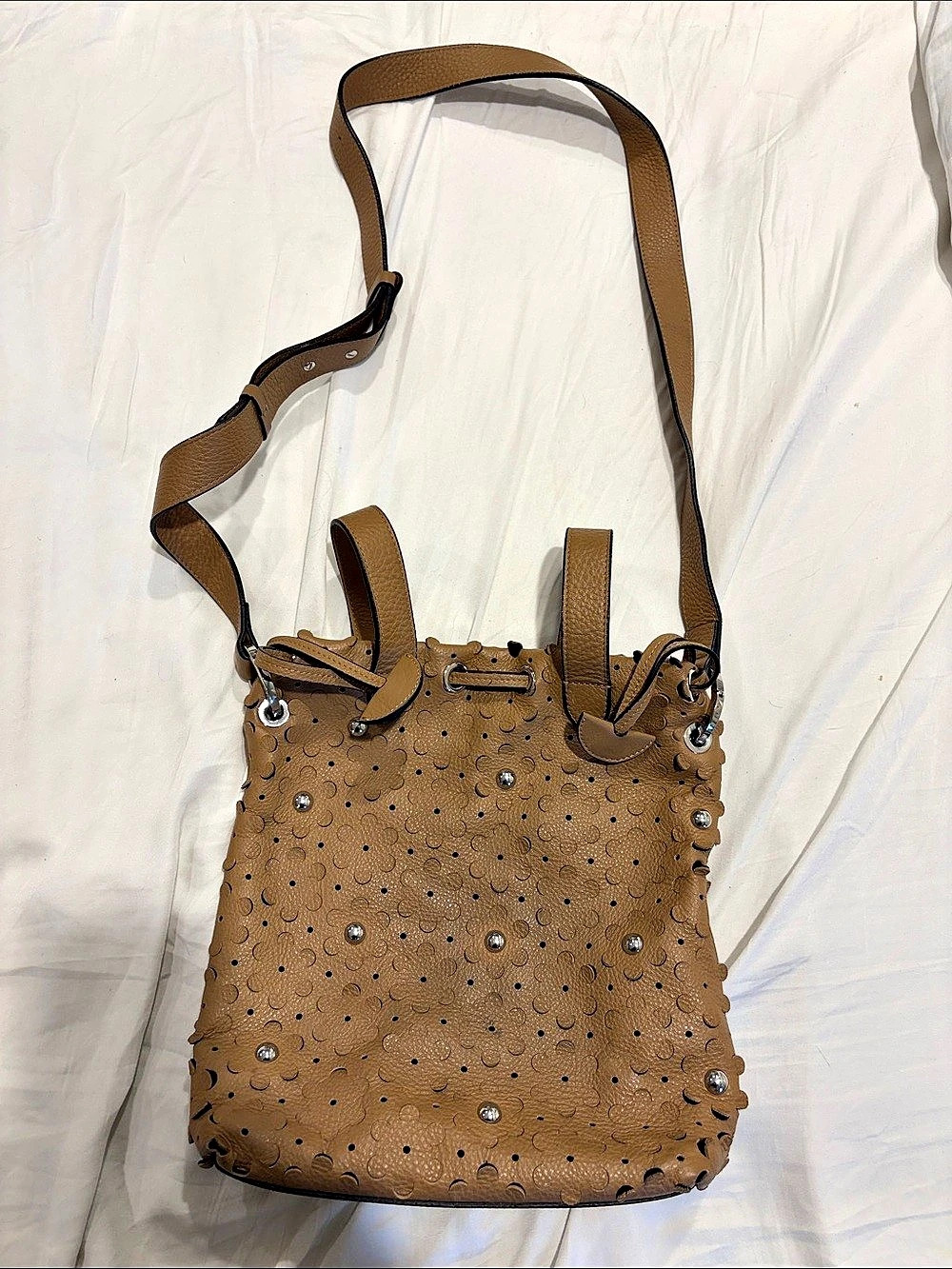 meli melo Hazel Daisy Laser Cut Bucket Bag Tan/Taupe